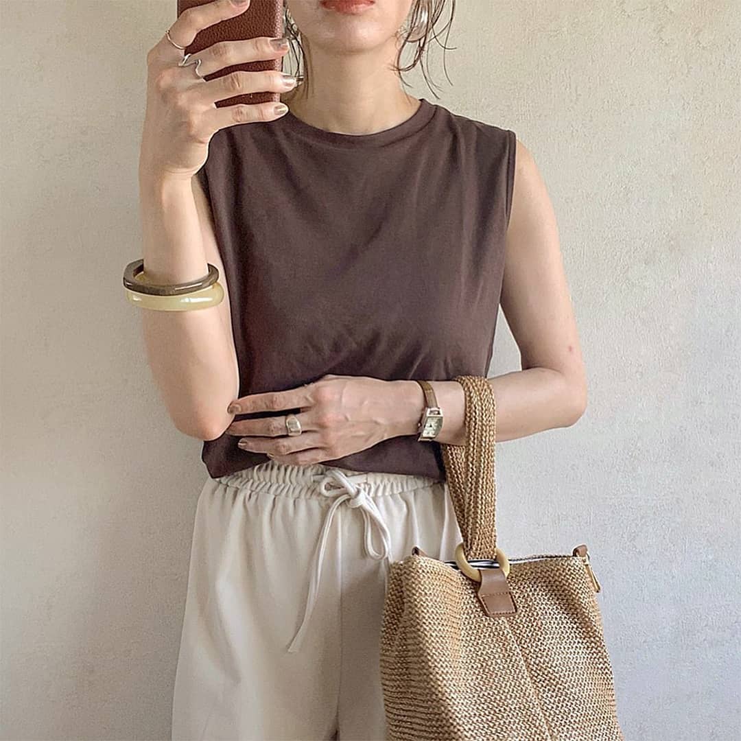 Mine マイン By3m 全体をブラウントーンでまとめた大人シンプルコーデストローバッグが夏らしい爽やかな印象に Say011 さんの 着用アイテムが気になるからはこちら T Wacoca Japan People Life Style