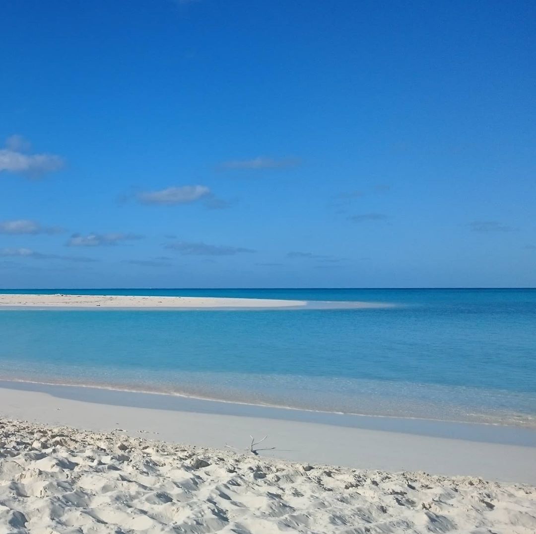 Creamagazine まだまだ梅雨が続きますね カラッした気候 白い砂浜 青い海 が懐かしくなります 写真はキューバのカヨ ラルゴ島 首都ハバナから小型機で40分くらいのところにあり Wacoca