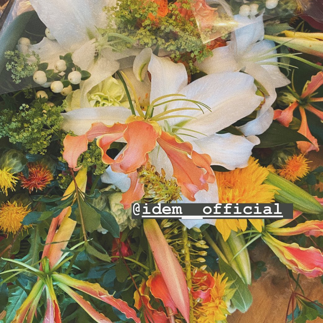 村田倫子 Gloriosa 燃えるような花を咲かせるグロリオサ 5月28日の誕生花 その日はidemサイトがopenした日 花言葉は 栄光 だそうです Wacoca Japan People Life Style