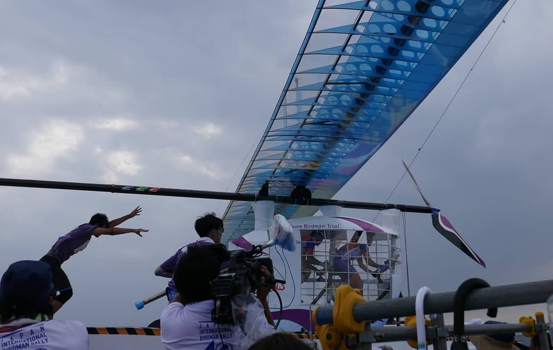 土屋太鳳 今日も東京の空は雲が低くて 強い雨も降っていたのですが 雨の間を縫うように 今年初めてのセミの声が聞こえてきて ちょっとホッとしました 安全や体調など大丈夫 Wacoca Japan People Life Style