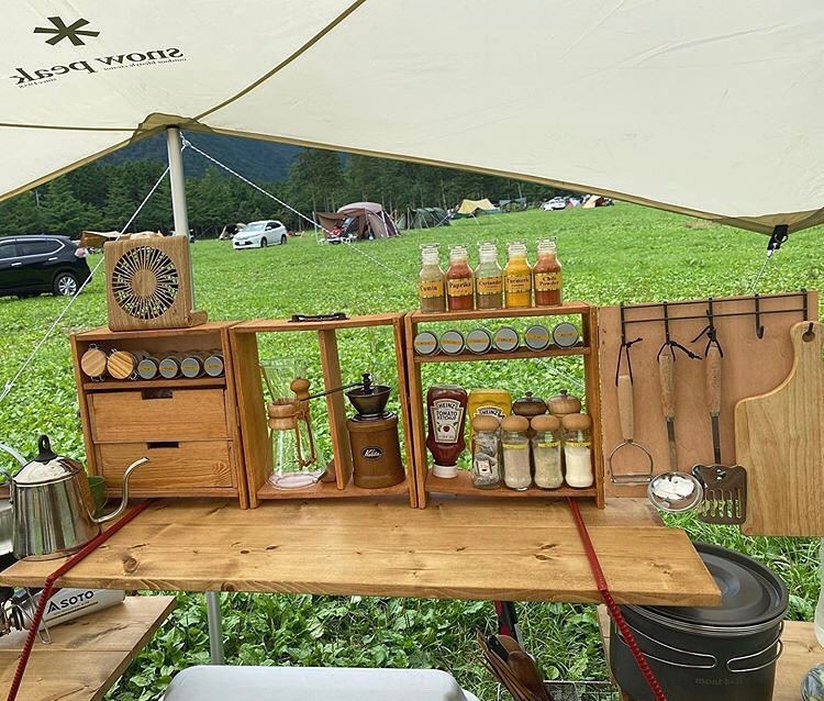Hinataoutdoor Yuna Camp さんのpic キャンプに行ったらこんなキッチンで料理してみたいスパイスボックスは自作だそうです Hinataoutdo Wacoca