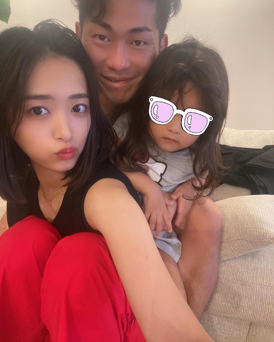 近藤千尋 だーいーすーきー さ 私もお風呂入ろう笑 最近はママとパパが手を繋いでるだけで怒る十愛ちゃん パパのハグから逃げだそうとする3歳 十愛はハ Wacoca Japan People Life Style 近藤千尋 だーいーすーきー さ 私もお風呂入ろう笑 最近はママとパパが手を繋いでるだけで怒る十愛ちゃん パパのハグから逃げだそうとする3歳 十愛はハ Wacoca Japan People Life Style