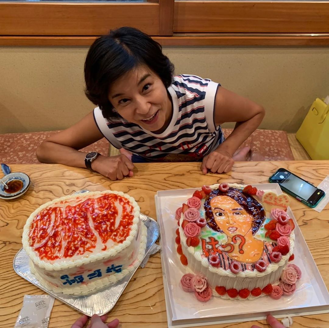 高嶋ちさ子 こんな凄いケーキをもらっちゃった 私が滅多にしない 感じの悪い顔 をケーキ屋さんに書いて頂いたそうで もう一個は 高嶋牛の刻印入りのお肉のブロック型ケーキ Wacoca Japan People Life Style 高嶋ちさ子 こんな凄いケーキをもらっちゃった 私が滅多にしない 感じの悪い顔 をケーキ屋さんに書いて頂いたそうで もう一個は 高嶋牛の刻印入りのお肉のブロック型ケーキ Wacoca Japan People Life Style