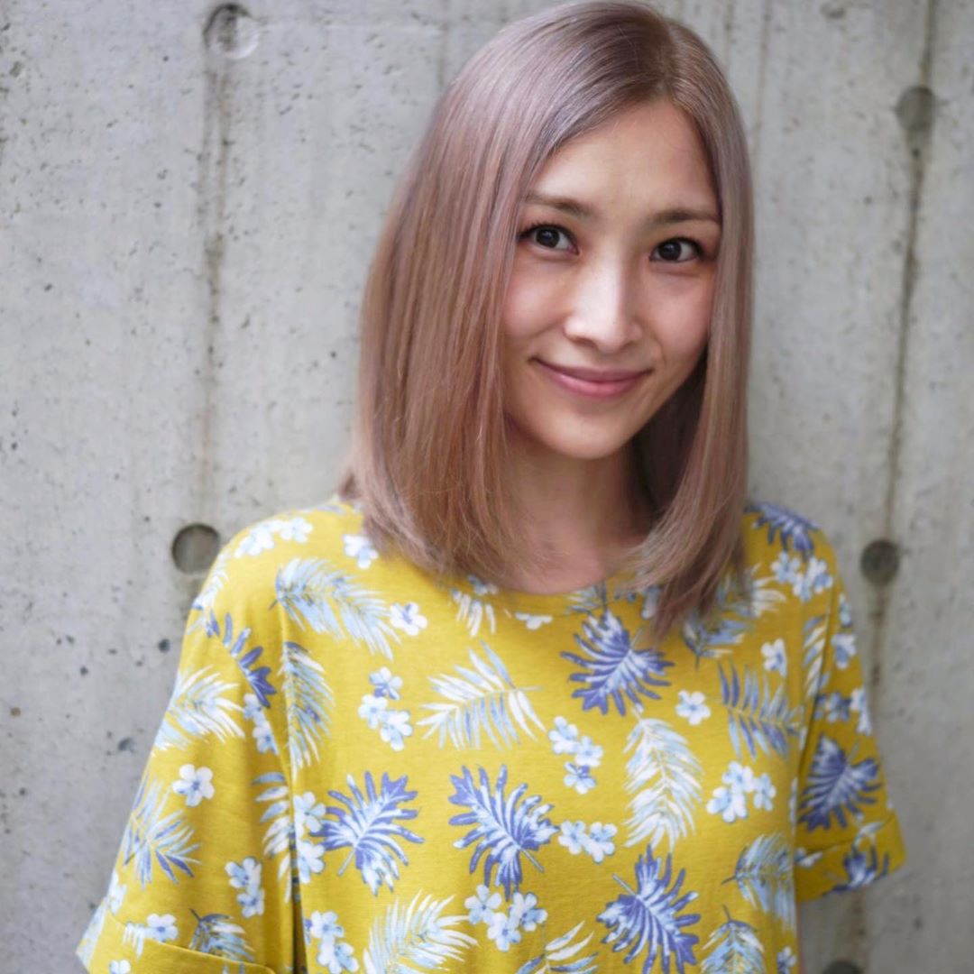 伊藤春香 はあちゅう 髪色変えました ピンクゴールドの ピンクを薄めにしてもらったら 意外とピンクが入らなかった っていう 色なんですけど これはこれて Wacoca Japan People Life Style 伊藤春香 はあちゅう 髪色変えました ピンクゴールドの ピンクを薄めにしてもらったら 意外とピンクが入らなかった っていう 色なんですけど これはこれて Wacoca Japan People Life Style