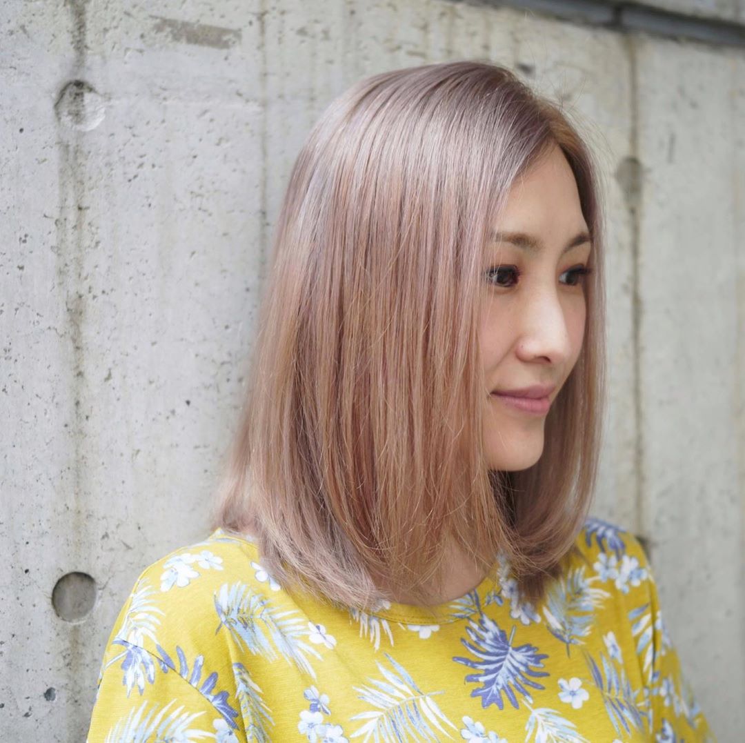 伊藤春香 はあちゅう 髪色変えました ピンクゴールドの ピンクを薄めにしてもらったら 意外とピンクが入らなかった っていう 色なんですけど これはこれて Wacoca Japan People Life Style