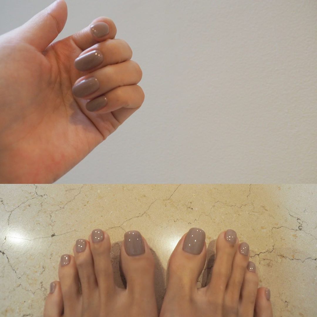 田丸麻紀 今回のネイルも 前回に似ていますが ちょっとだけ色味を変えて グレーパープルに少しブラウン マツエクは Penelopetokyo のみずきさん が作 Wacoca Japan People Life Style 田丸麻紀 今回のネイルも 前回に似ていますが ちょっとだけ色味を変えて グレーパープルに少しブラウン マツエクは Penelopetokyo のみずきさん が作 Wacoca Japan People Life Style