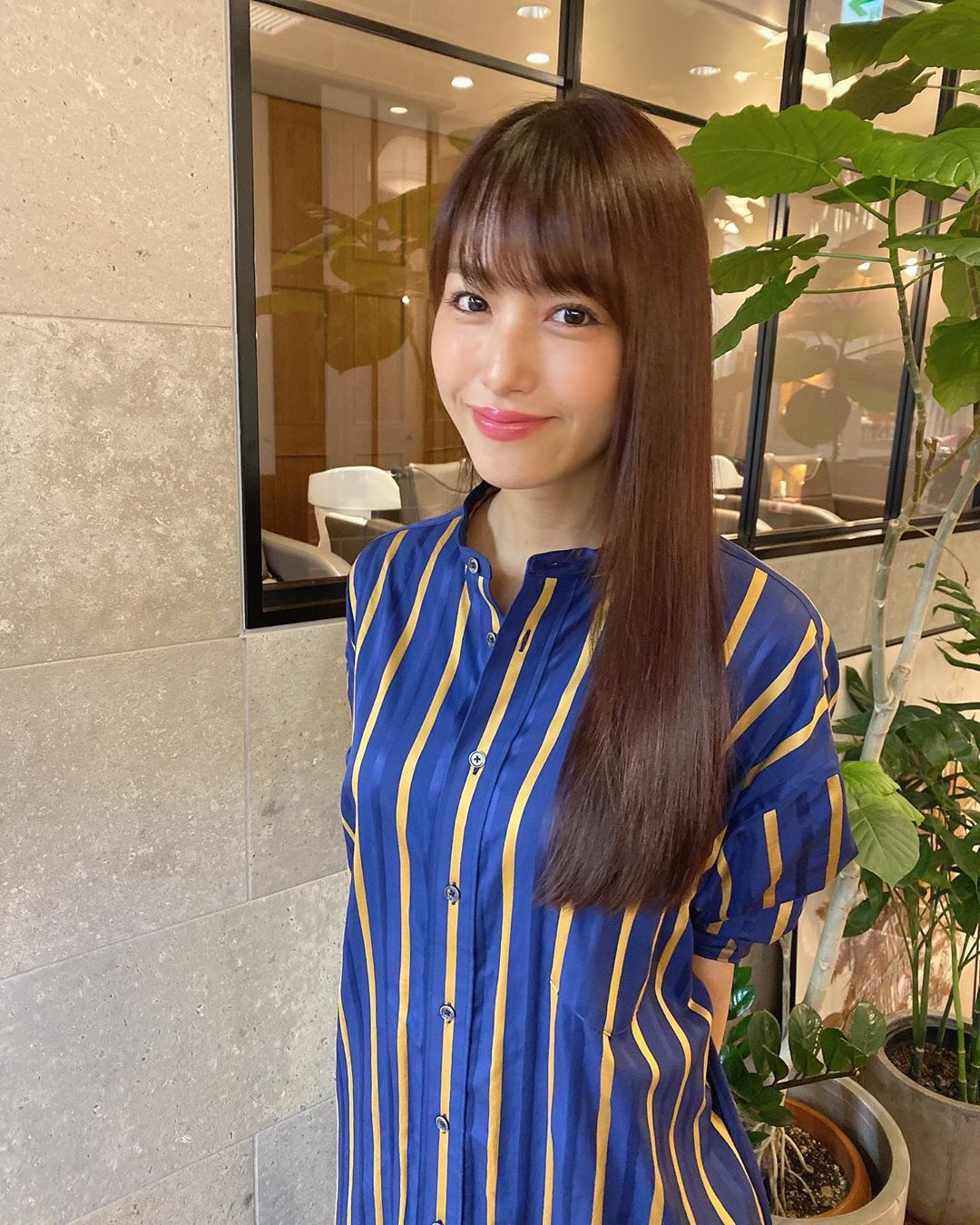 鷲見玲奈 . ヘアケアをしに、今回も美琴さん( mikoto_0130 )のところへ カラーとトリートメントでツヤツヤのサラサラにして