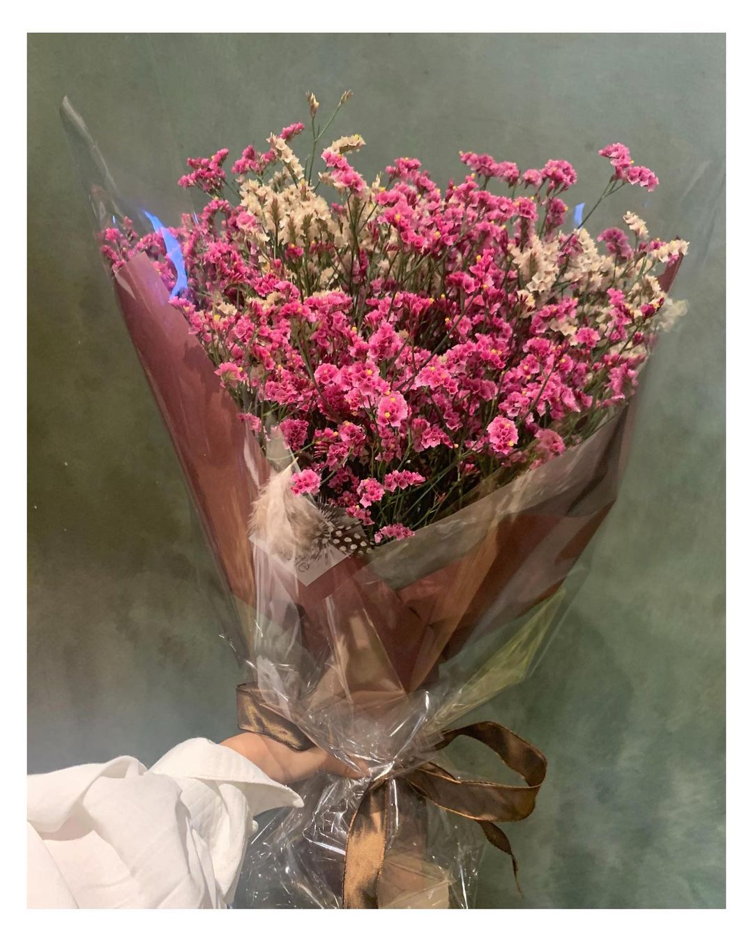 板野友美 素敵な素敵な企画でしたー 私の大好きなお花スターチス 花言葉は 変わらぬ心 Flower スターチス Wacoca Japan People Life Style