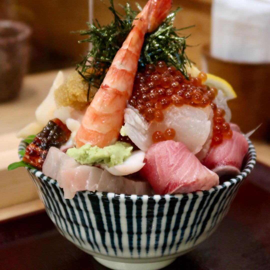 Retrip Dinner Retrip 御茶ノ水ごはん 今回は 東京 御茶ノ水にある 江戸富士 をご紹介 こちらではお寿司や海鮮丼がいただけますが 中でもランチが有名なんだとか Wacoca Japan People Life Style
