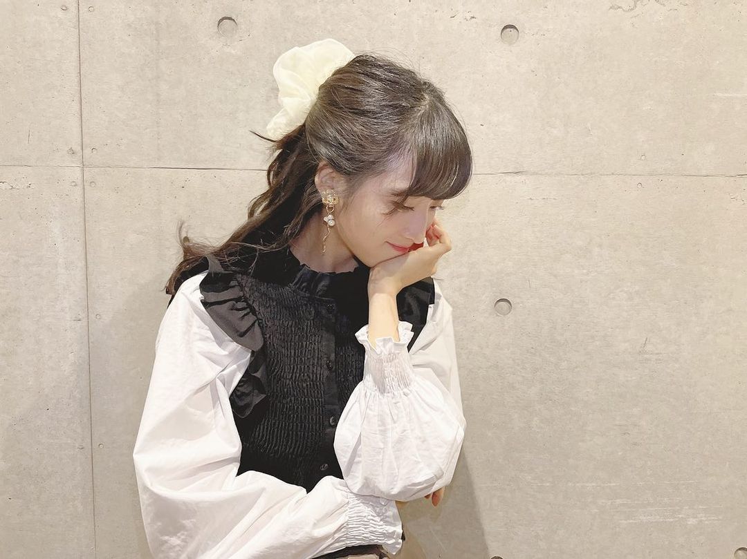 小栗有以 今日は 大きめのシュシュ 小さい頃 シュシュ好きだったな オンラインお話し会 ハーフアップ ハーフ団子 シュシュ Wacoca Japan People Life Style 小栗有以 今日は 大きめのシュシュ 小さい頃 シュシュ好きだったな オンラインお話し会 ハーフアップ ハーフ団子 シュシュ Wacoca Japan People Life Style