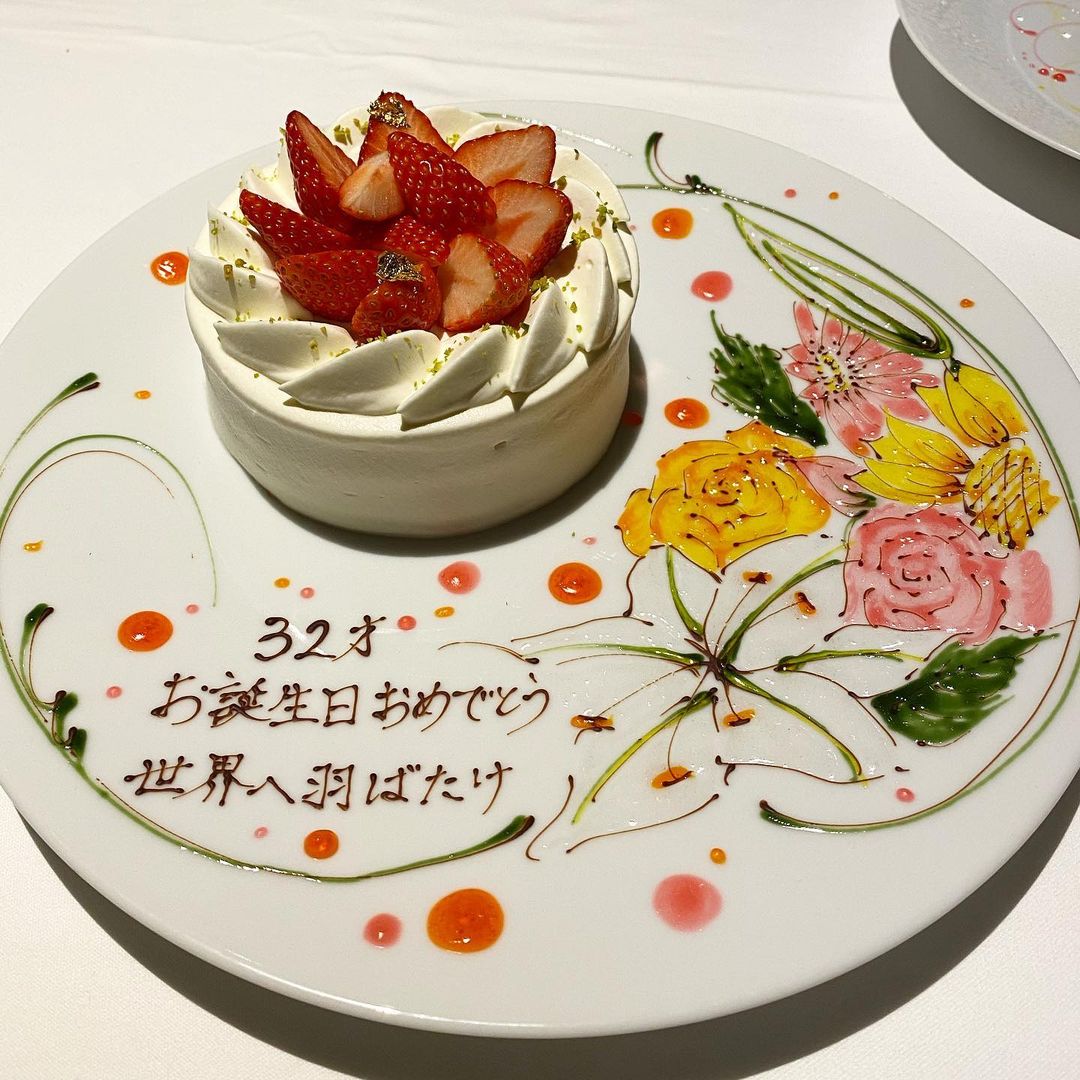 槙野智章 妻よ 32歳の誕生日おめでとう これからも宜しくです メッセージ クセ強くてごめん Rintakanashi Official 誕生日 高梨臨 Wacoca Japan People Life Style