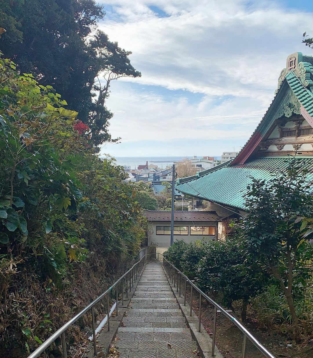 石田剛規 キキとの散歩で見つけたいい景色 良く知っていると思っていた場所だけど こんな景色が見える部分は知らなかった この階段に座って一休み Wacoca Japan People Life Style 石田剛規 キキとの散歩で見つけたいい景色 良く知っていると思っていた場所だけど こんな景色が見える部分は知らなかった この階段に座って一休み Wacoca Japan People Life Style