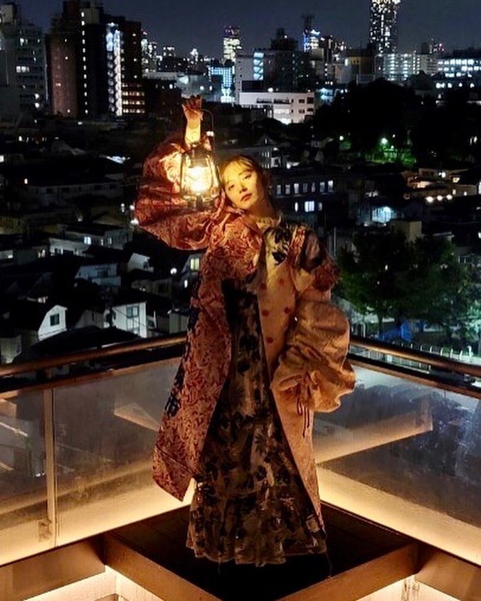 鈴木愛理 真夜中のメリーゴーランド メイクについての質問がたくさんdmできたのですが 実はこのmvメイクは自分でしました シャドウ Cli Wacoca Japan People Life Style 鈴木愛理 真夜中のメリーゴーランド メイクについての質問がたくさんdmできたのですが 実はこのmvメイクは自分でしました シャドウ Cli Wacoca Japan People Life Style