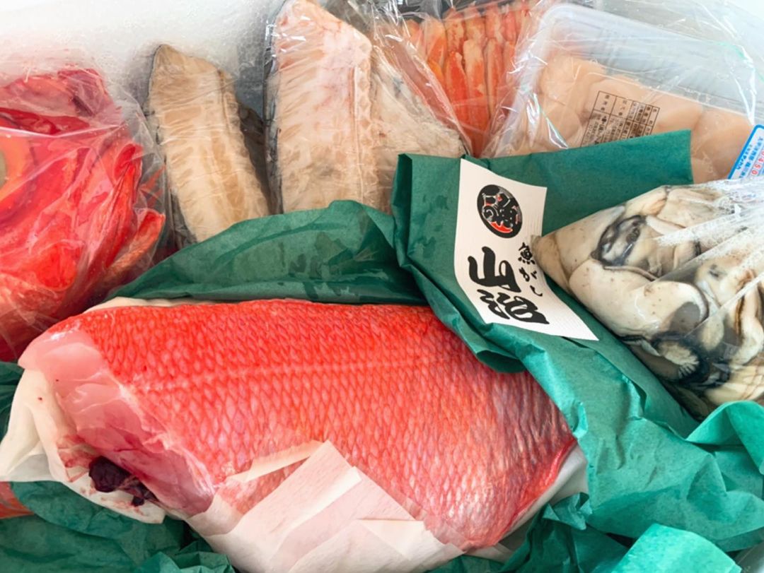 佐々木希 大好きな海鮮が届き 沢山いただけてとても幸せ 親に似て 子供もお魚をモリモリ食べます 山治 さん Wacoca Japan People Life Style 佐々木希 大好きな海鮮が届き 沢山いただけてとても幸せ 親に似て 子供もお魚をモリモリ食べます 山治 さん Wacoca Japan People Life Style