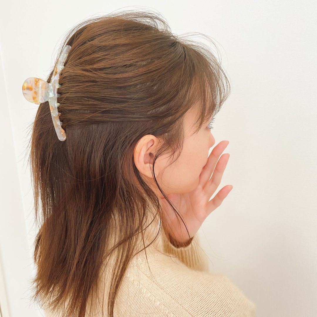 桐谷美玲 最近ヘアアクセが再燃 ぱぱっとまとめられて助かる Tresseのスカーフ付きシュシュと Poteteのクリップかわええ Wacoca Japan People Life Style 桐谷美玲 最近ヘアアクセが再燃 ぱぱっとまとめられて助かる Tresseのスカーフ付きシュシュと Poteteのクリップかわええ Wacoca Japan People Life Style
