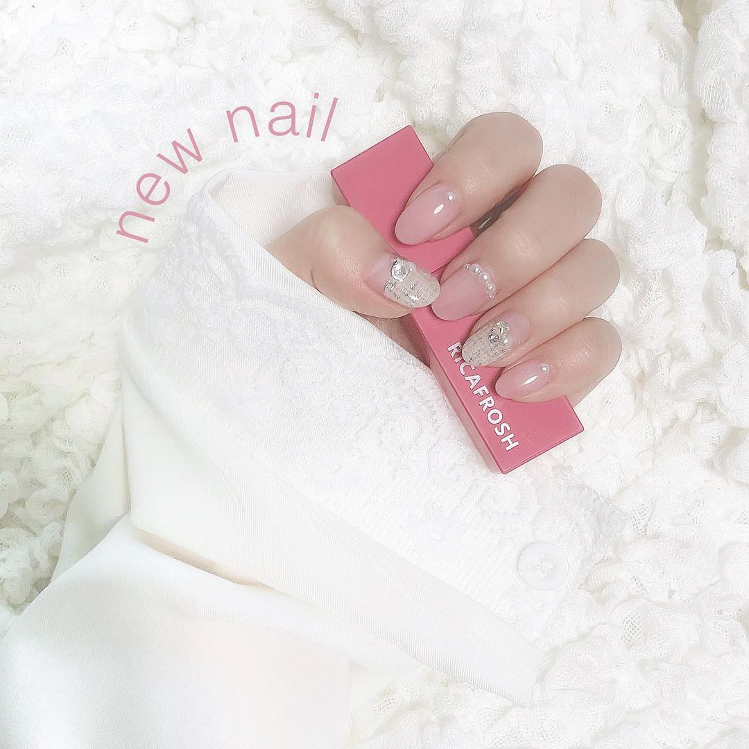 武藤小麟 New Nail ピンクベージュ系の ツイードネイルにしてもらいました 持っているのは いつもカバンに入っているリップです 笑 Wacoca Japan People Life Style 武藤小麟 New Nail ピンクベージュ系の ツイードネイルにしてもらいました 持っているのは いつもカバンに入っているリップです 笑 Wacoca Japan People Life Style