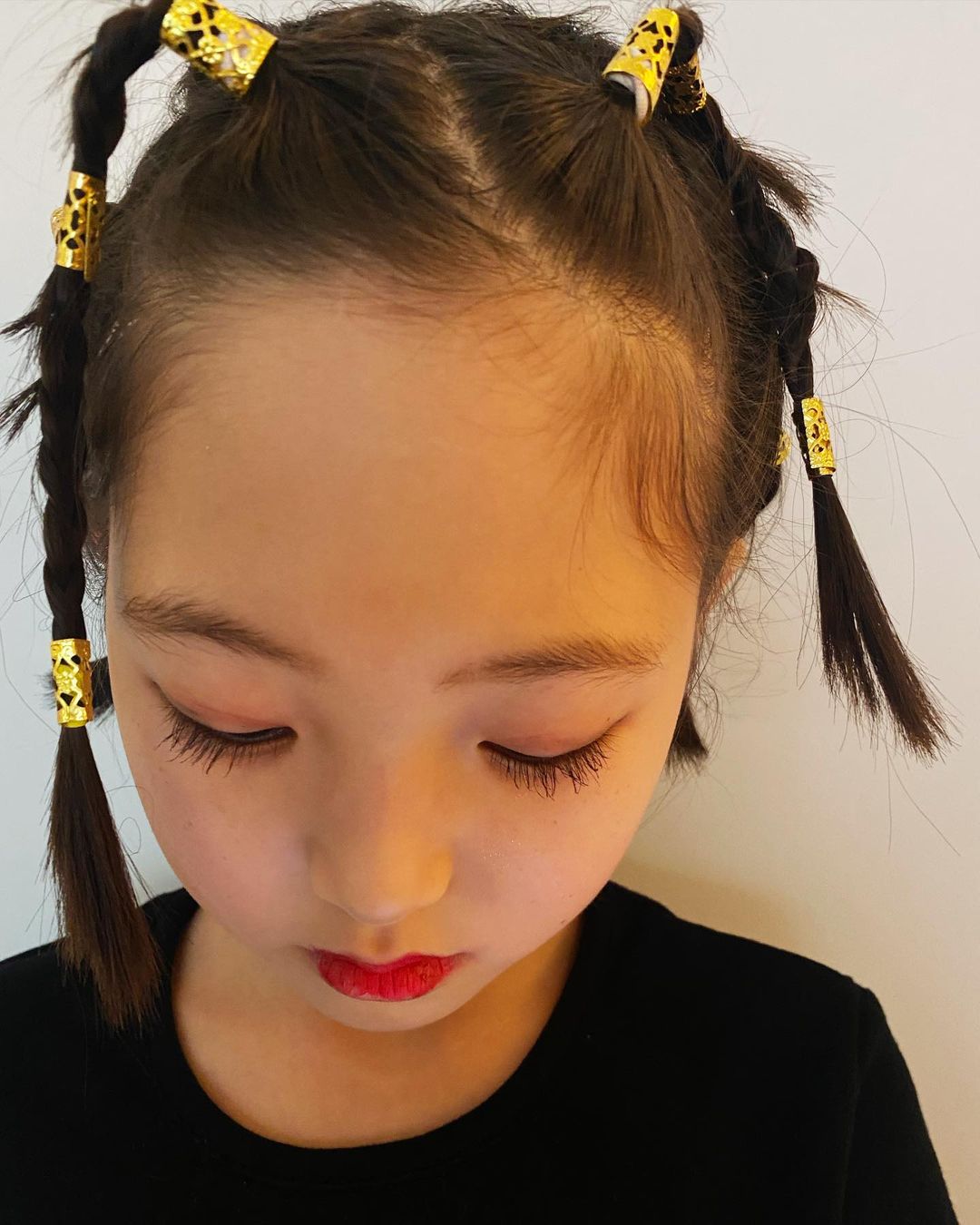 山本優希 ダンスの本番は コーンロウを意識した簡単な編み込みをしました 本人がバンダナ飽きたというので 以前購入しておいた ゴールドのビーズをon ブレイズがいいっ Wacoca Japan People Life Style 山本優希 ダンスの本番は コーンロウを意識した簡単な編み込みをしました 本人がバンダナ飽きたというので 以前購入しておいた ゴールドのビーズをon ブレイズがいいっ Wacoca Japan People Life Style