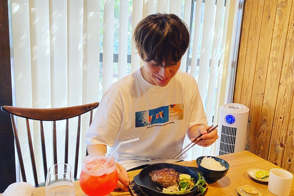 土田哲也 おはよ サウスポー 左利き 笑顔 幸せ ウマ飯 ハンバーグ Tシャツ 夏 Havanalove Exile Music Dance Wacoca Japan People Life Style