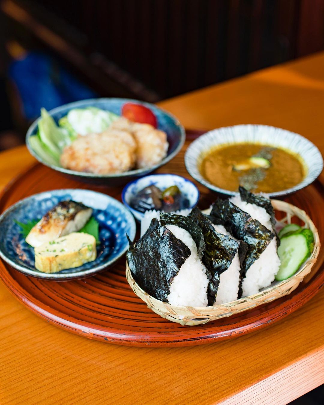 Hanakomagazine 元同僚の脱サラ女性2人によるおむすび定食 美味むすび Uma 銀座6丁目 今年5月にオープンした間借りおむすびランチ 専門店 農家から直送される新潟 上越市 Wacoca Japan People Life Style