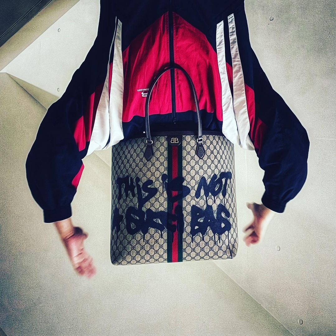 香取慎吾: THiS iS NoT A GUCCI BAG #balenciaga #thehackerproject