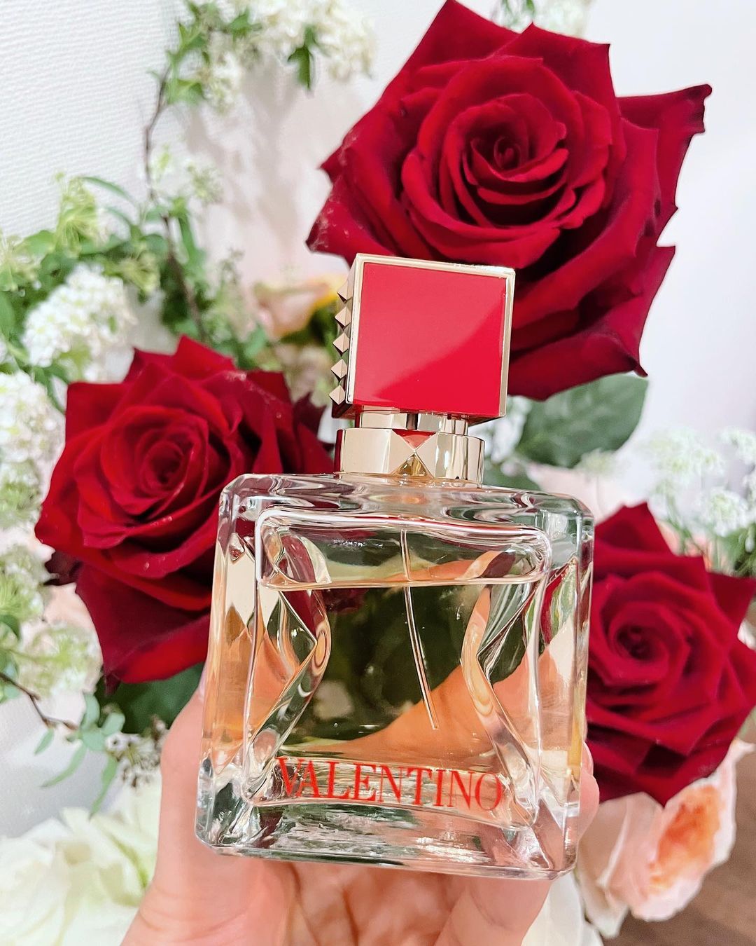 @有末麻祐子: @valentino.beauty の香水だなんて 気分が上がる ヴァレンティノ ヴォーチェ ヴィヴァ オードパルファン